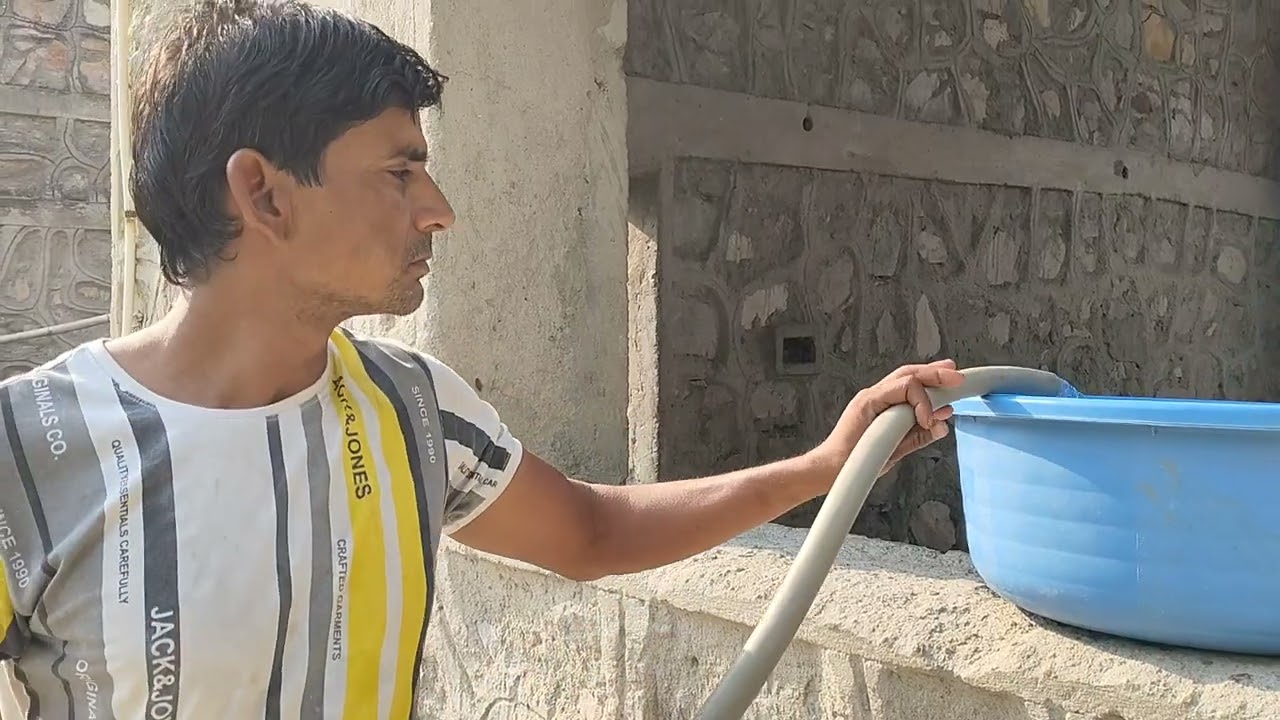 250 लीटर पानी पीता है हाथी