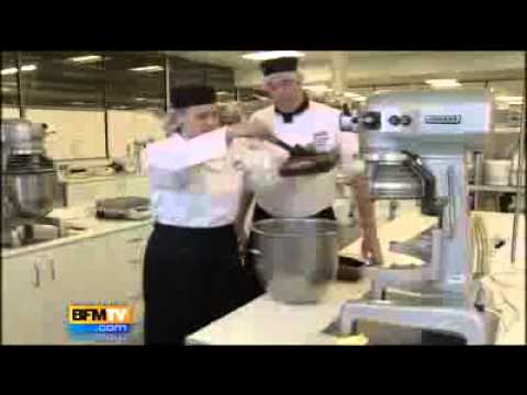 Mariage William Et Kate Un Gateau Tres Attendu Avi Youtube