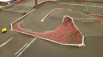 Slash 4x4 SSC8 LCG Driven by Team Associated Driver