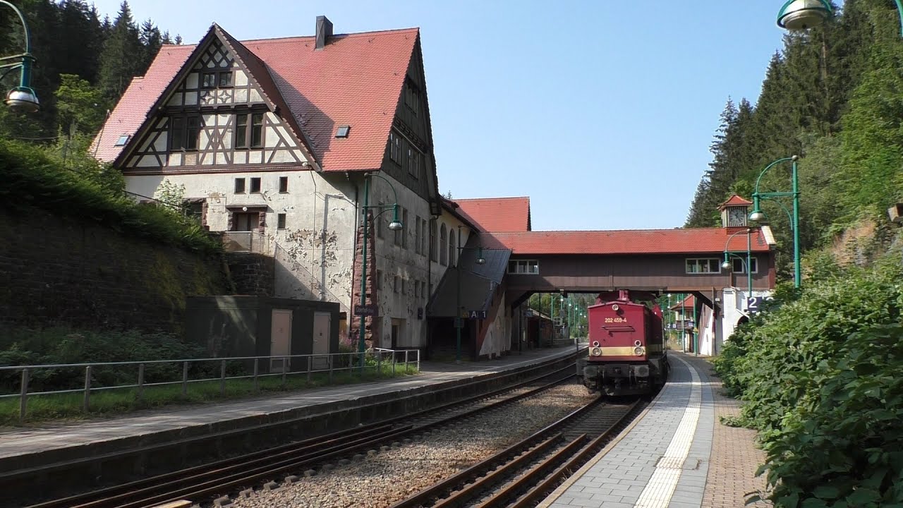 2 x HTB V 100 mit Holzzug + 118 757 4 auf Messfahrt in Thüringen