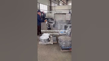 Our workers are currently spraying rust-resistant oil on the flanges to protect them from corrosion.