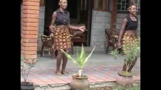 Wangari Kabera - One lady Guitar - Ngukuririra Nginya Ri?