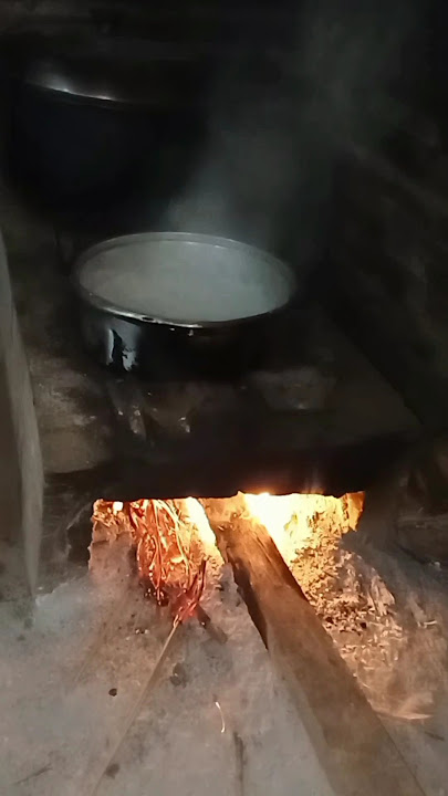 Masak Dipawon Kayu Bakar Rasanya Lebih Enak #shorts