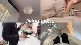 sub) Living Alone Diaries | eating unhealthy for a week, yoga class, being productive but lazy, VLOG