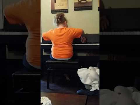 7-year-old-playing-piano-like-a-champ!