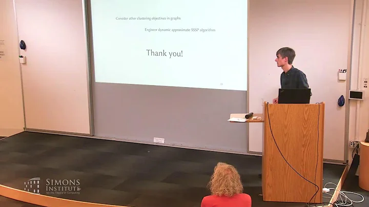 Dynamic Algorithms for 𝑘-center on Graphs