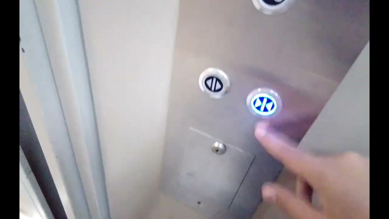 SJEC A100 service traction elevator at Solo Paragon Mall, Solo, Indonesia