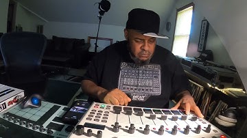 ISLA INSTRUMENTS S2400 12bit sampling drum machine (demo 191)