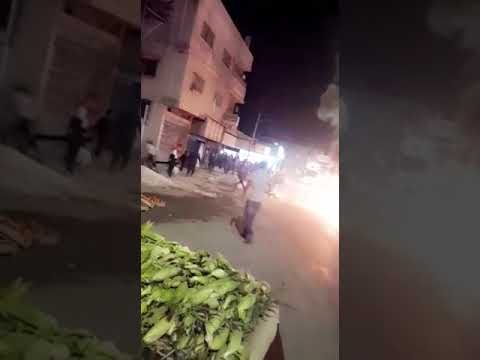 اغلاق طريق حي معصوم باطارات مشتعلة من قبل متعطلين عن العمل