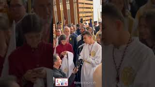 ADRIAN MARTIN DE LA VOZ LE CANTA UNA SAETA A LA VIRGEN DEL ROCIO