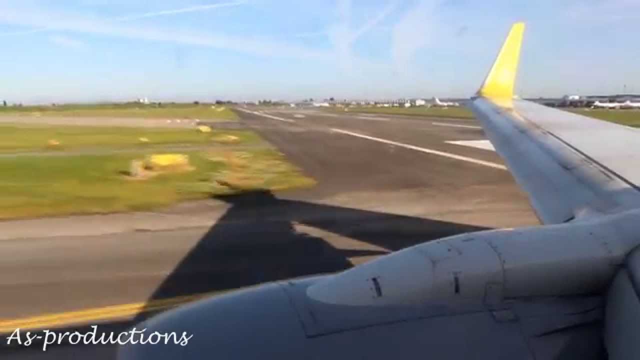 Primera Air 737 700 takeoff Copenhagen