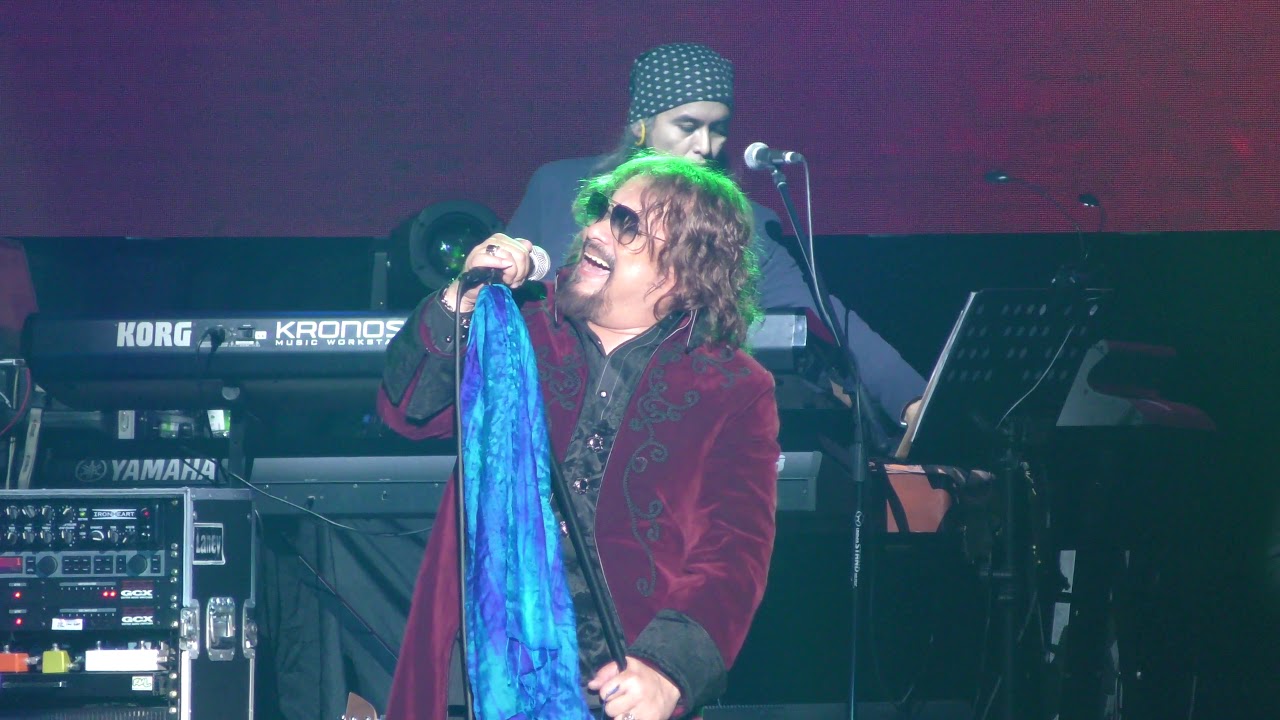 Awie Nyanyi Lagu MATA HATI JIWA di Konsert Romantika Awie di Stadium Malawati Shah Alam.