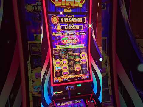 Togi finally lands the plane #roobet #onlinecasino #777 #cardgames #blackjack #gamble #casino