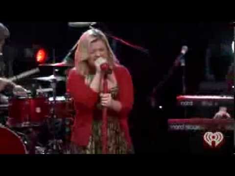 Kelly Clarkson Live Run Run Rudolph Iheartradio Exclusive Youtube