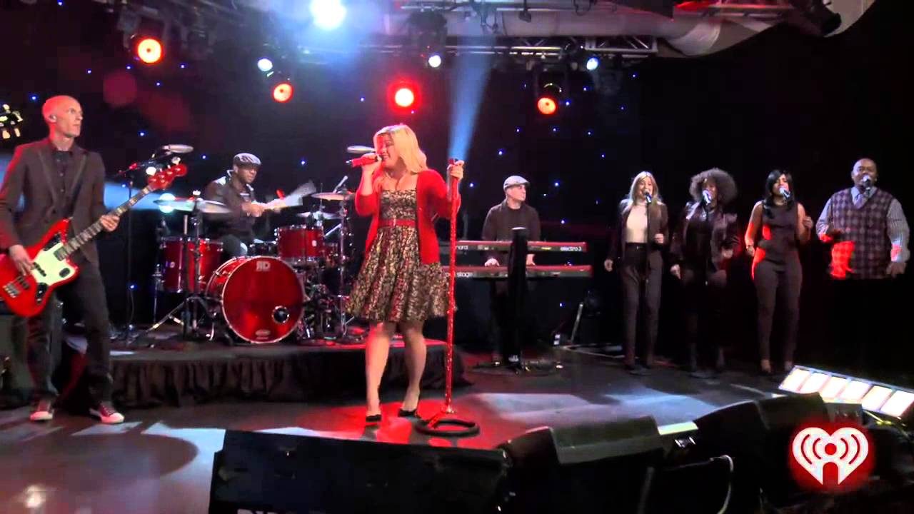 Kelly Clarkson - Live - Run Run Rudolph (iHeartRadio exclusive)