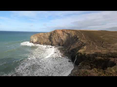 Walking by Lighthouse hill car park,Portreath.Cornwall 4K