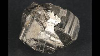 パイライト (黄鉄鉱) 原石 67g / Pyrite - YouTube