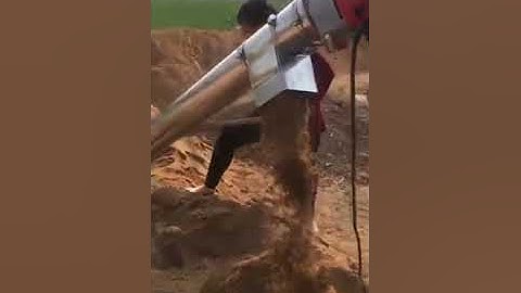 Handheld grain suction machine with iron tube can be used to pump grain and sand