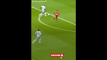 pha cứu thua xuất sắc của hậu vệ