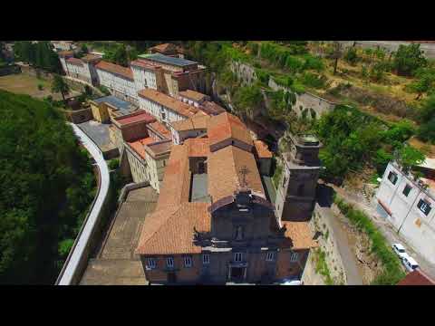 Video: Benediktin Abbey Trinita della Cava (La Trinita della Cava) tavsifi va fotosuratlari - Italiya: Kampaniya