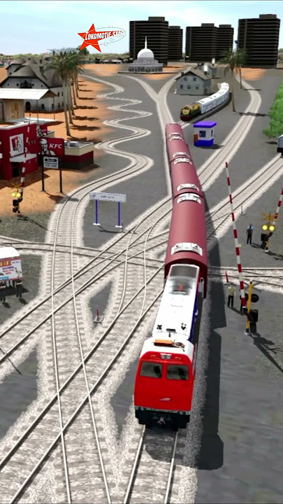 Kereta Api UAP Melintas Rel Persusulan 5 Kereta Api #indianrailways #train #automobile