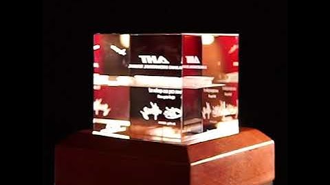 Khắc Laser 3D lên pha lê