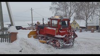 ДТ-75 Снова едем в центр чистить снег.❄❄❄