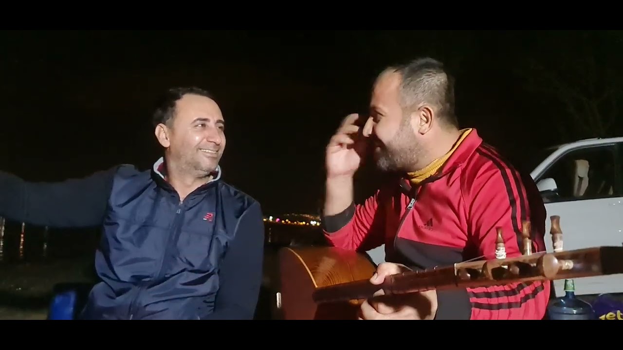 الفنان محمد جاويش والعازف البزق فيكاس حسين سهره ع شاطئ البحر 2022