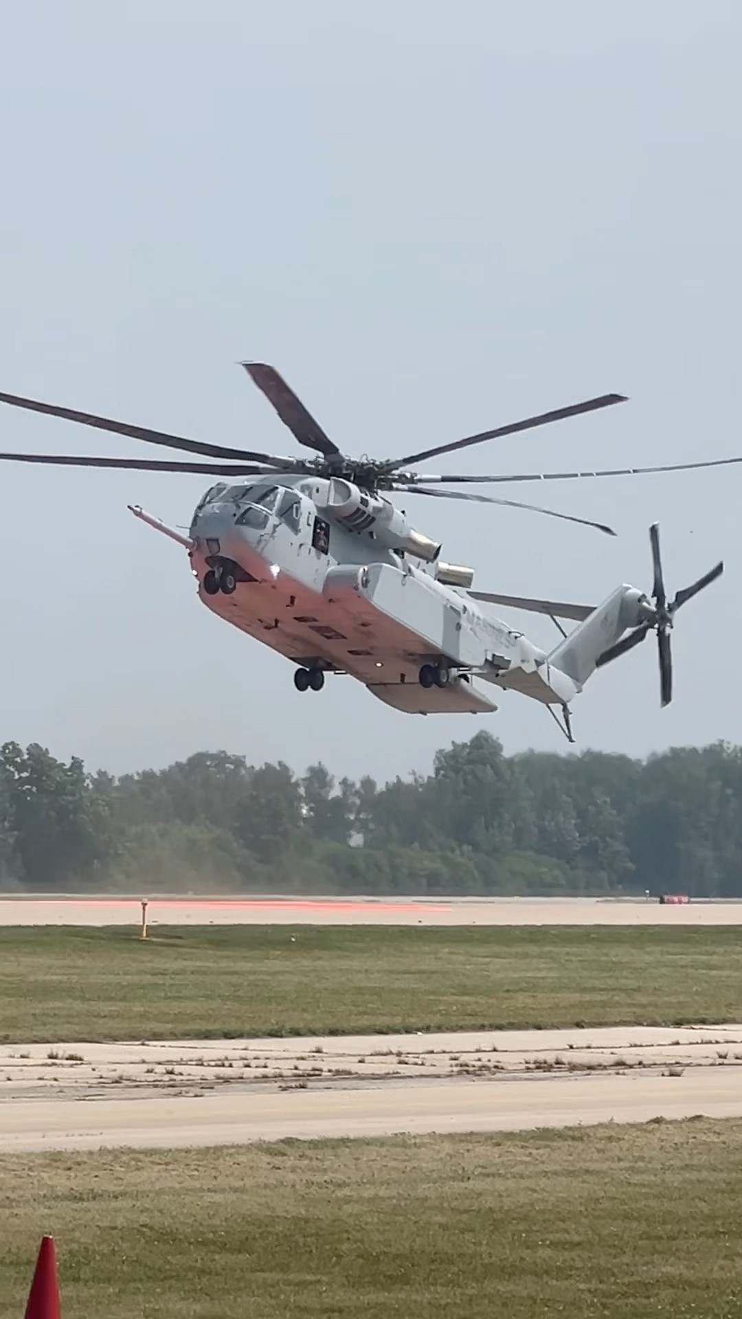 CH-53 King Stallion Arrives at #OSH26 - YouTube