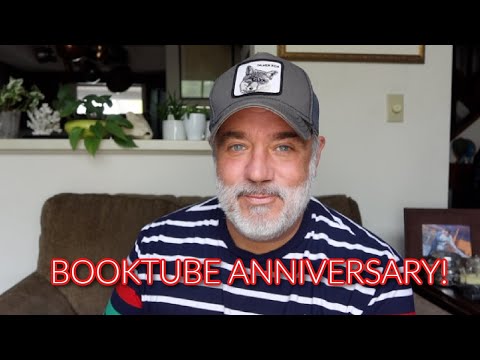 TODAY IS MY BOOKTUBE ANNIVERSARY!