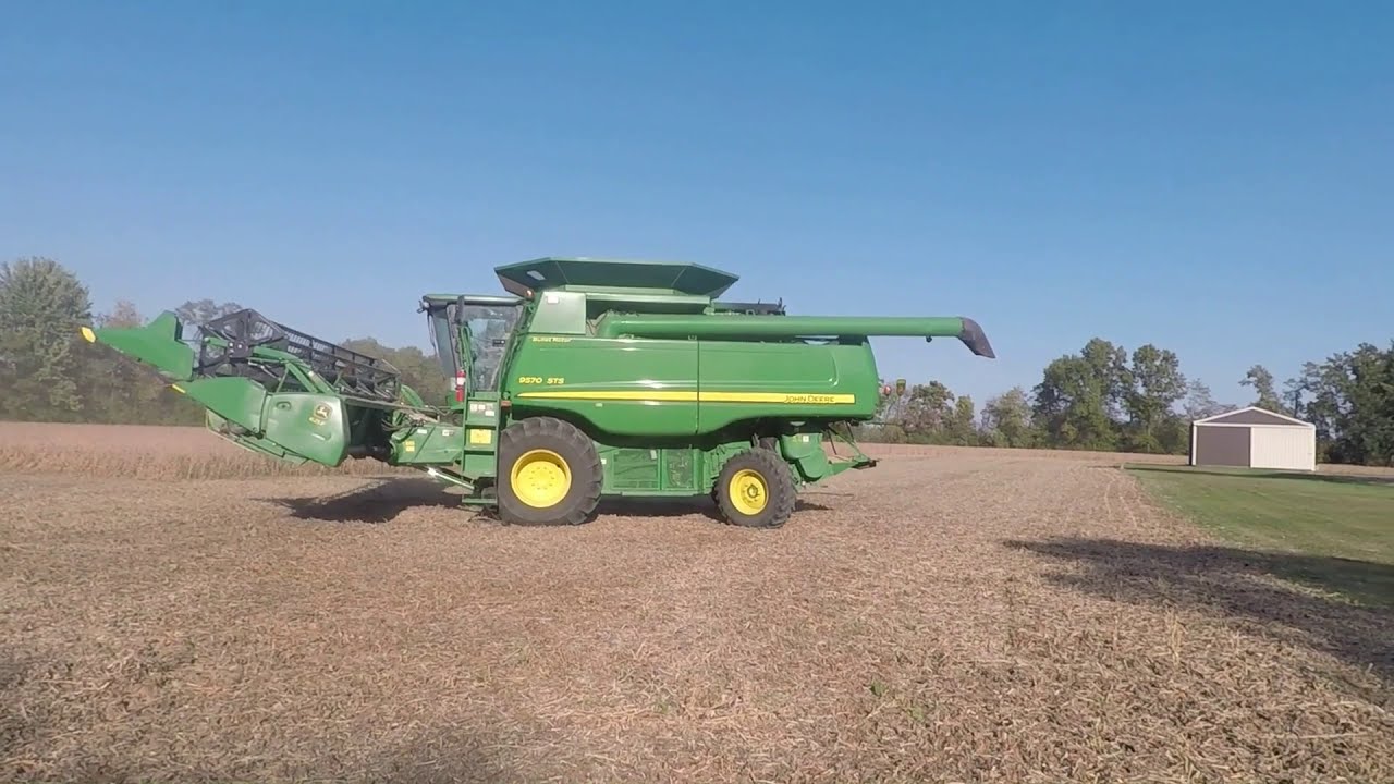 John Deere 9570 Harvesting Beans
