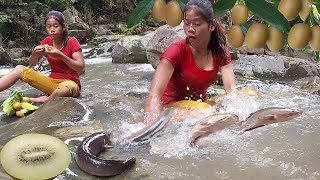 Catch big fish and Pick natural fruit sour sweet for food at waterfall - Adventure solo in jungle