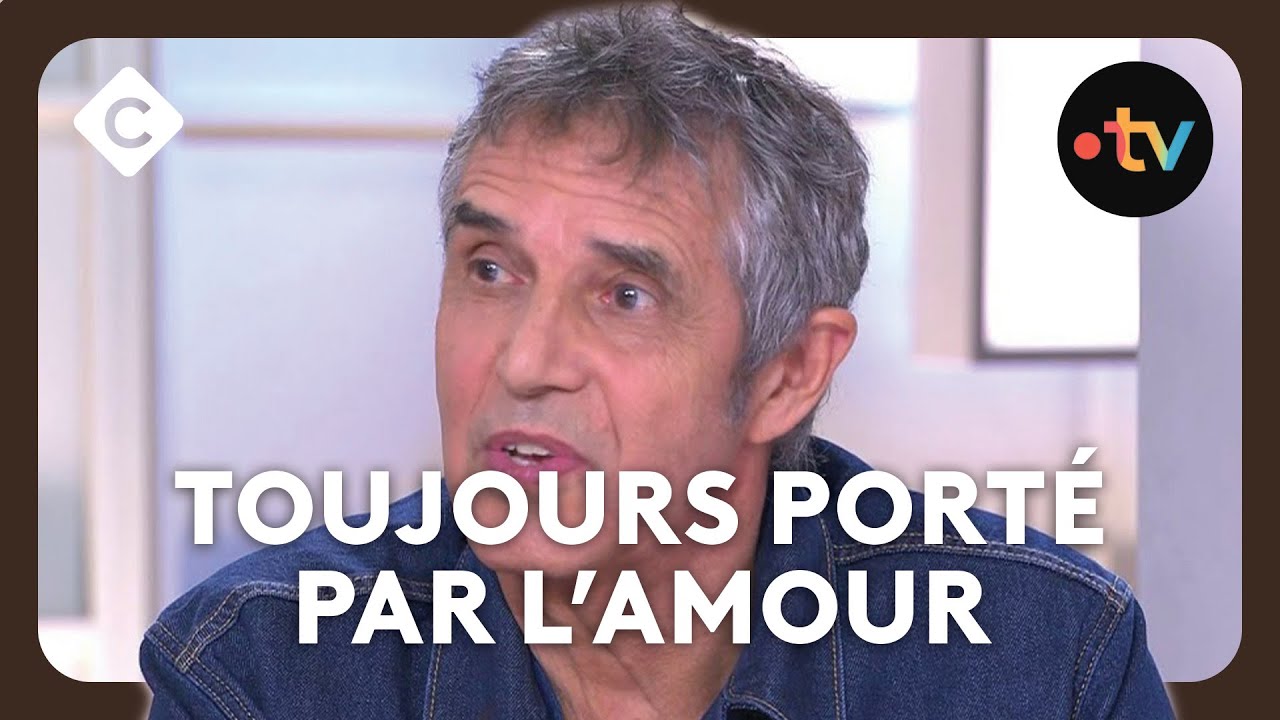 Julien Clerc transforme la danse des obsèques d’Agnès Lassalle en chanson