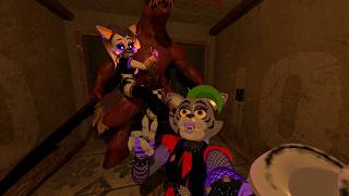 ROXY AND FRIENDS GO ON A HAUNTED ELEVATOR!!