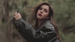 Carolina Mestrovic - Hombres de Papel (Videoclip oficial)