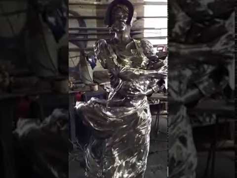 Video: Kjoler til et show. Jum Nakao Paper Dress Collection