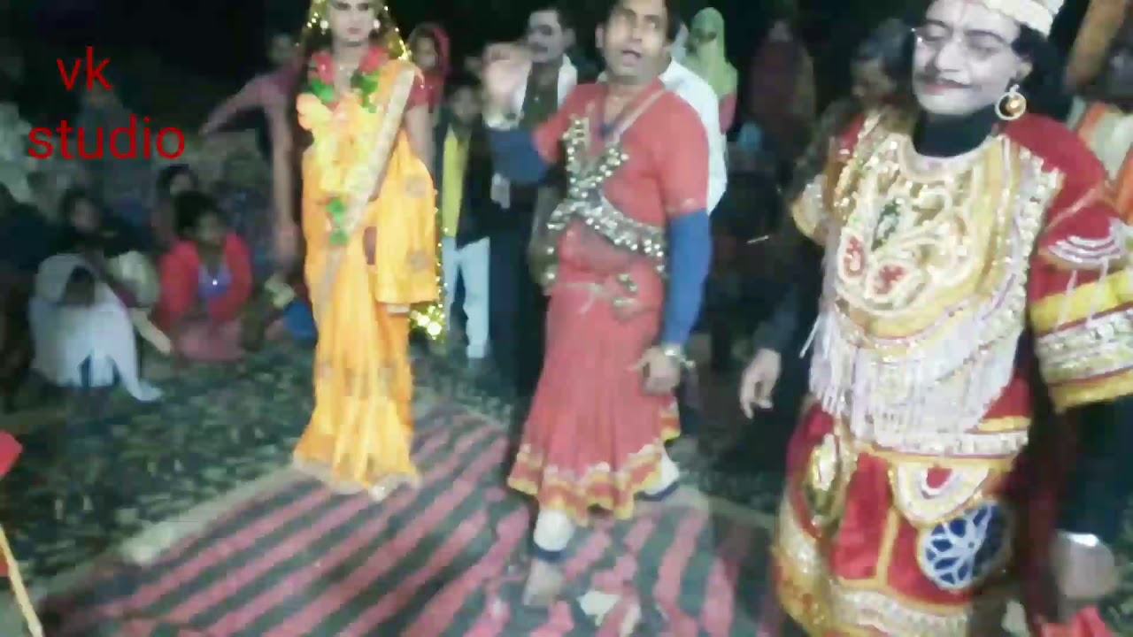 राजा रानी का नाटक किया मुन्ना लाल की पार्टी ने