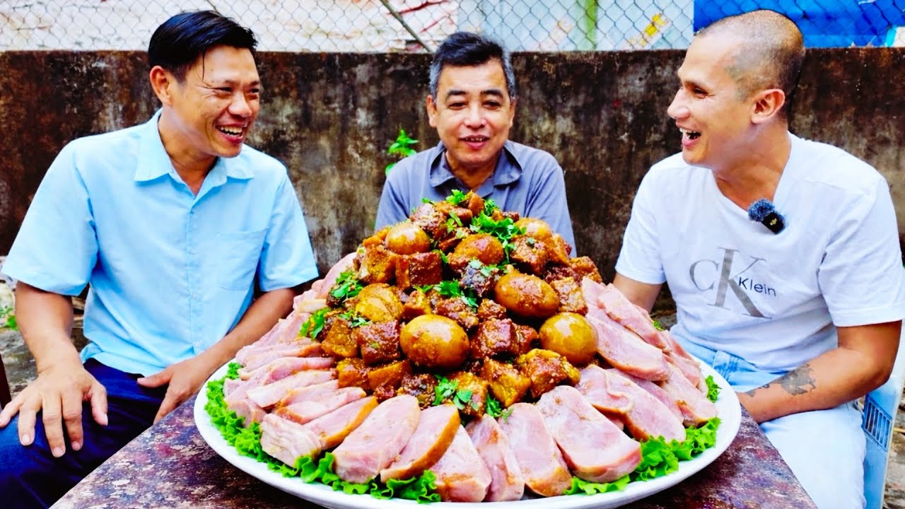 Mang 10 Ký Thịt Kho Tàu Tặng Anh Ba Móc Thì BẤT NGỜ Nghe Tin Trúng Số 30 Triệu 3 Tờ