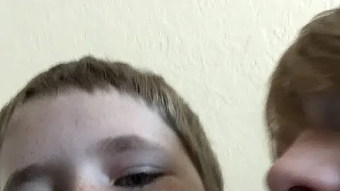 Helloooo first live stream(: