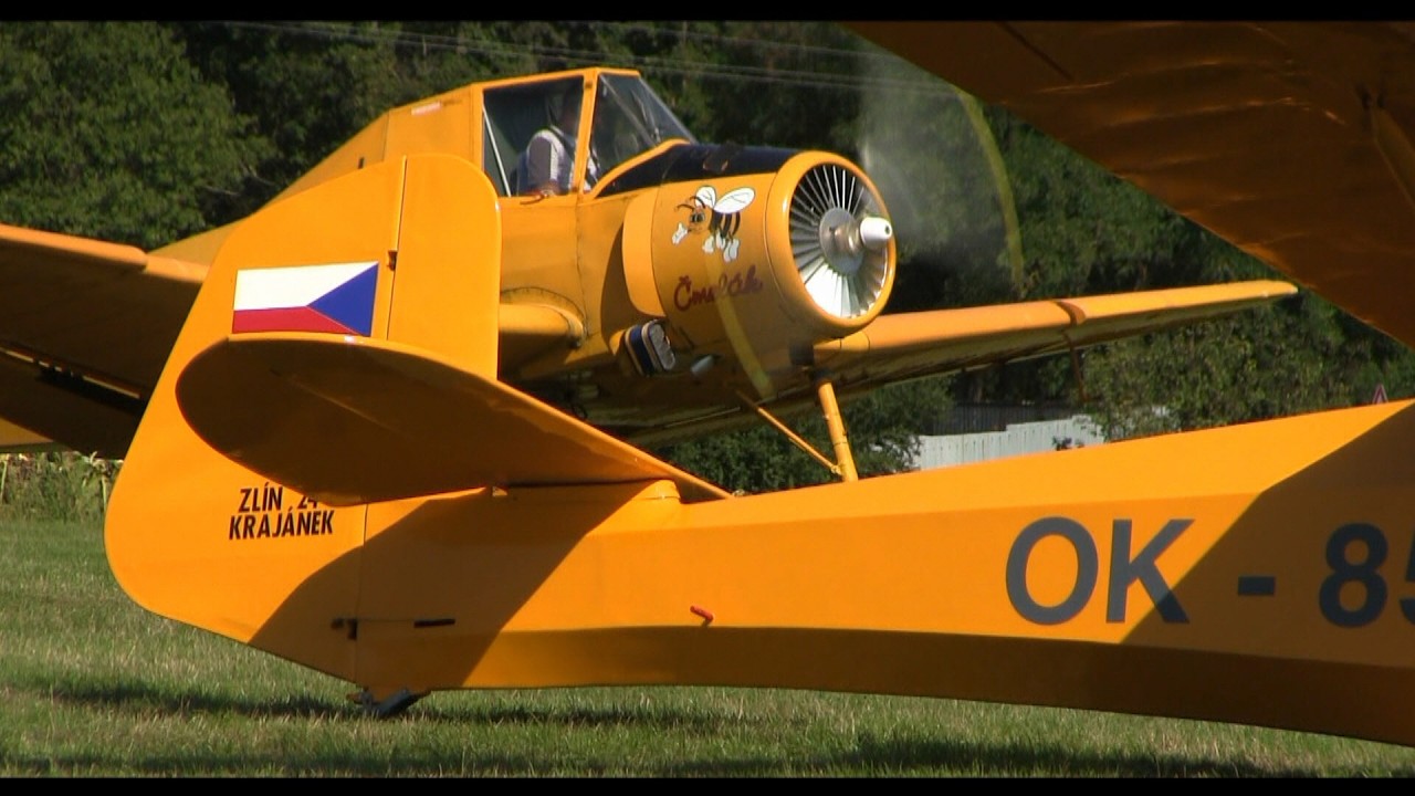Oldtimer víkend 2023, letiště Brno Medlánky, akrobacie LF-107 Luňák, letová ukázka Z-37A Čmelák ad.