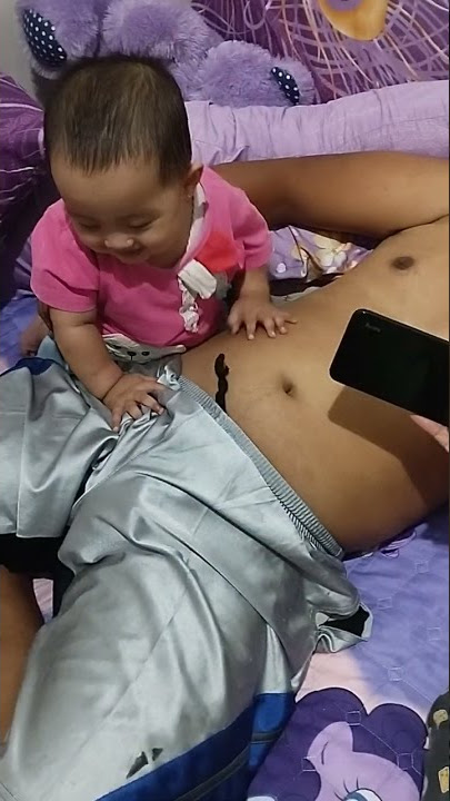 mau nyusu sama ayah,hahaha