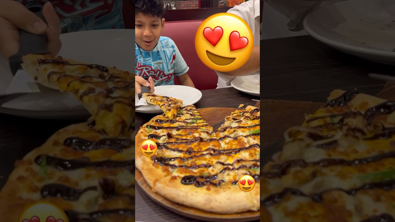 Pizza pie factory #viralvideo #shortsvideo #summer #vacation