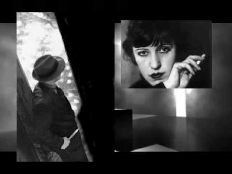 Mack the Knife Sung by Lotte Lenya