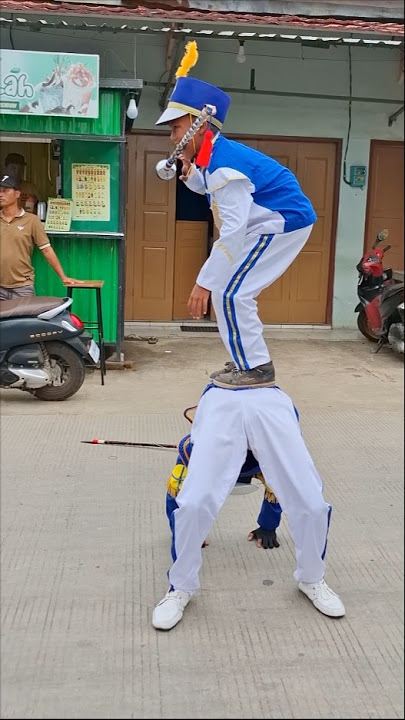 AKSI AKROBATIK MAYORET CILIK #shorts #drumband #marchingband #mayoretcilik