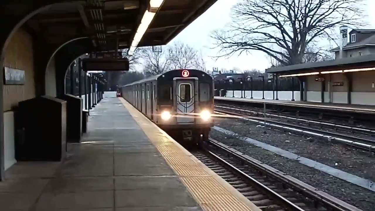 IRT Dyre Avenue Line: Rerouted R142 2 Trains at Gun Hill Road (Seymour Avenue)