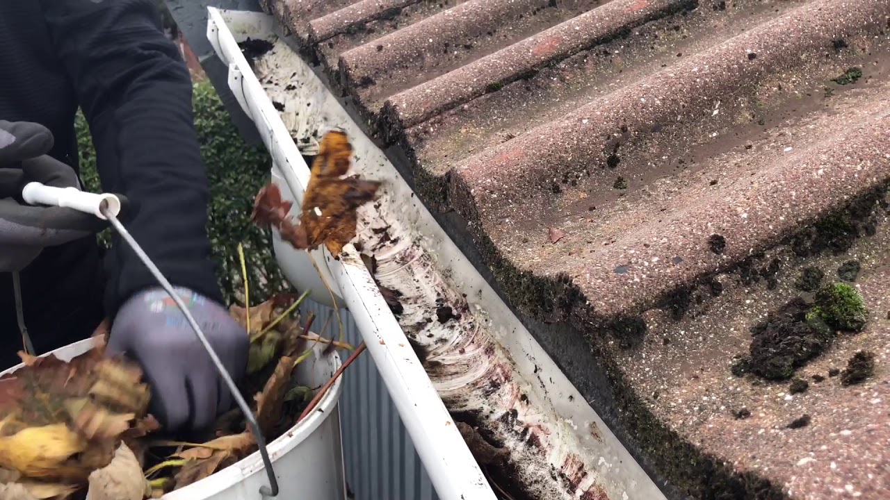 Rensing av takrenner