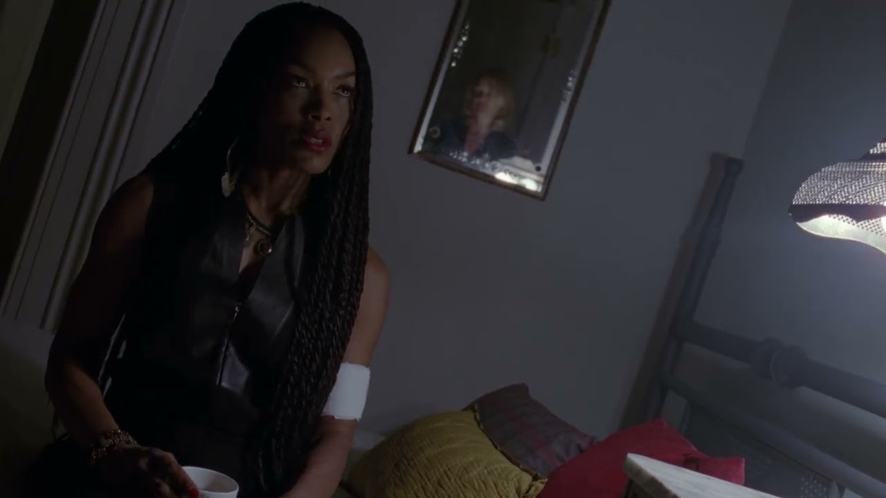 Marie Laveau seeks refuge with the Coven after attack (American Horror Story: Coven - S03E09 & 10)
