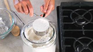 Fleischmann's Easy Steps: Measuring flour for pizza dough