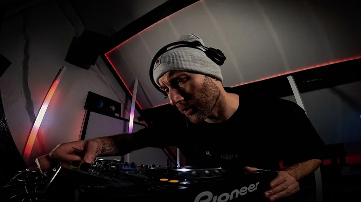 Dennis Engelhardt – Techno Bangers | Weekly DJ Studio Mix #025 (04 - 02 - 2025)