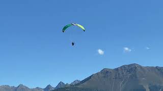 Modell-Paraglider Am Hang